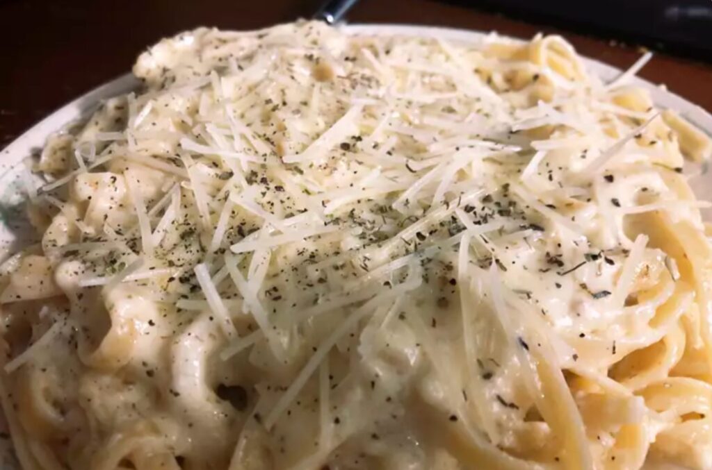 Fettuccine Alfredo